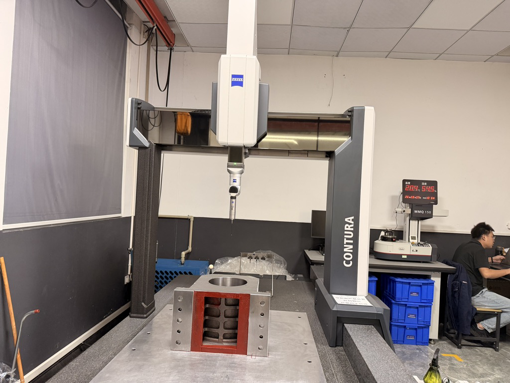 ZEISS CONTURA coordinate measuring machine with a metal component on its measuring table in Chuanhe’s inspection area